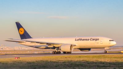 Leo hat seinen Auslandseinsatz bei der Lufthansa Cargo in Los Angeles absolviert Quelle: https://www.flickr.com/photos/66019457@N08/23590458205