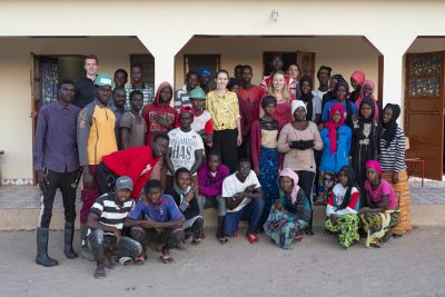 Gruppenfoto der Trainees und Auszubildenden (Foto: Felix Flohr)